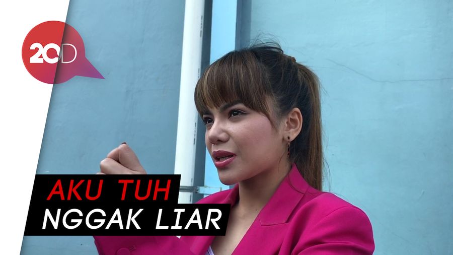 Ajak Dinar Candy Foto Bareng, 3 Fans Cowo Digampar Kekasihnya