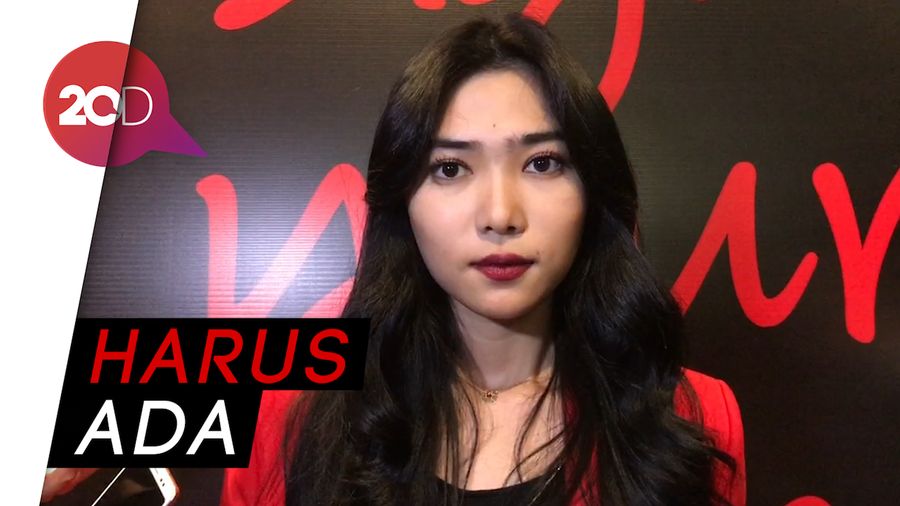 Alat Makeup Apa Saja Sih yang Ada di Tas Isyana Sarasvati?