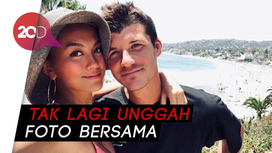 Hmm.. Agnez Mo Putus dengan Jeff Kopchia? 