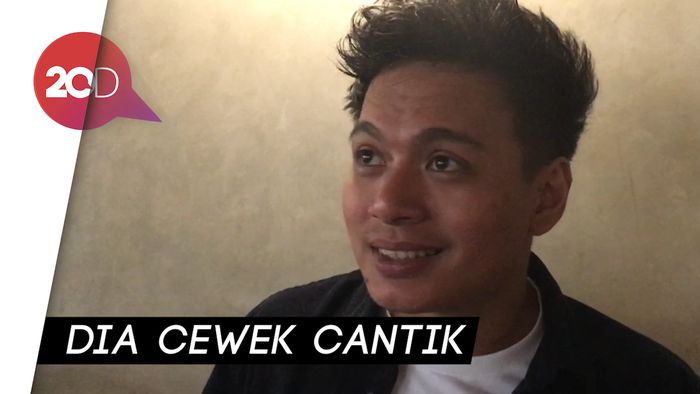 Rendy Pandugo Bocorkan Sosok Cinta Pertamanya