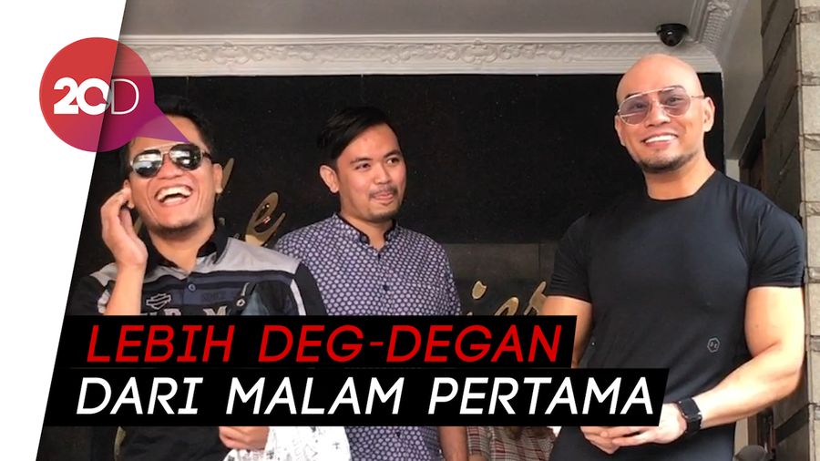 Deddy Corbuzier Perdana Salat Jumat Didampingi Gus Miftah