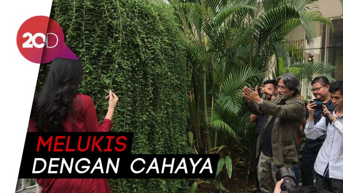 Tips Fotografi Menggunakan Ponsel ala Fotografer Darwis Triadi