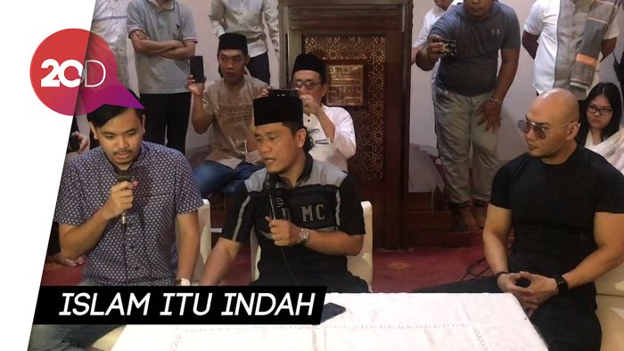 Usai Mualaf, Deddy Corbuzier Jadi Saksi Temannya Masuk Islam