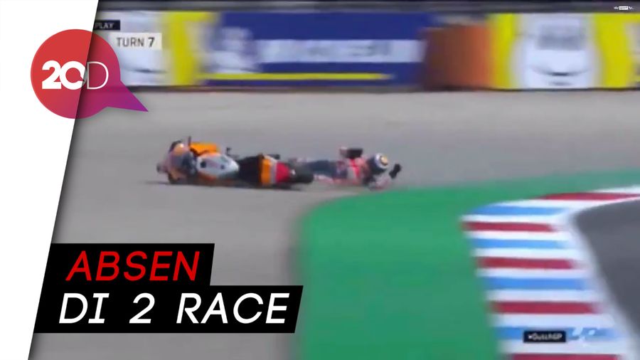 Crash! Lorenzo Mengalami Retak Tulang Belakang