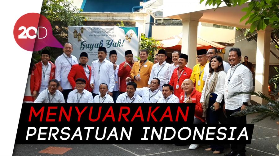 Rombongan TKN Jokowi-Maruf Tiba di KPU Naik Bus
