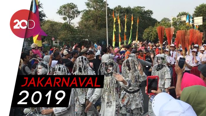 Warga Jakarta Padati Jalan Medan Merdeka hingga Bundaran HI