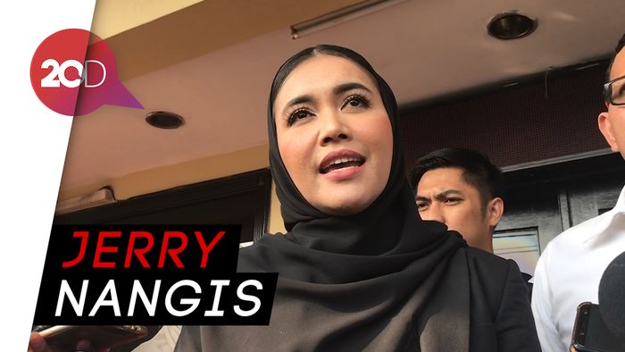 Jenguk Jerry Aurum, Denada Bawakan Gambar dari Shakira