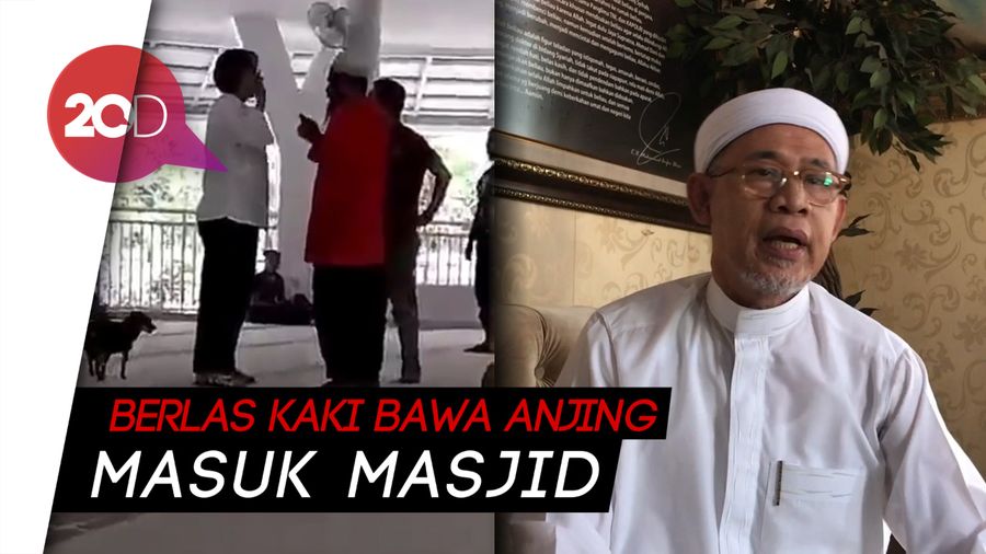 Saksi Mata: Geger Wanita Masuk Masjid Bawa Anjing