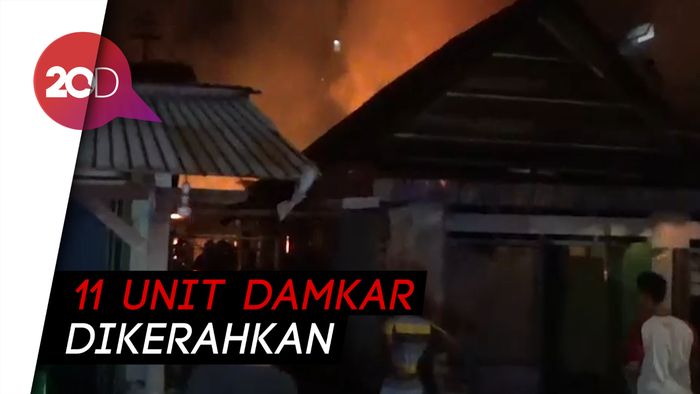 Diduga Korsleting Listrik, 2 Rumah di Makassar Terbakar