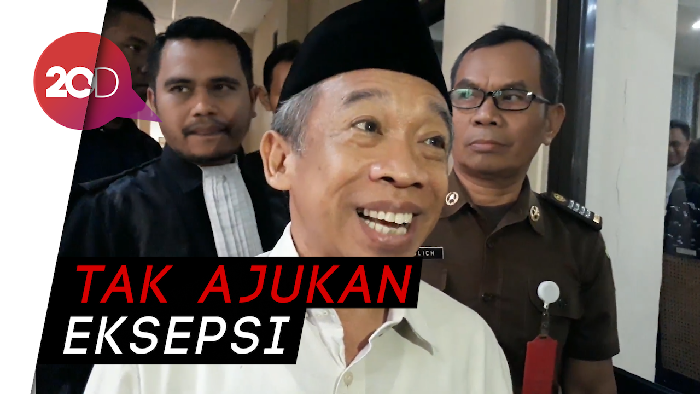 Komedian Qomar Pede Jalani Sidang Perdana Kasus Ijazah Palsu