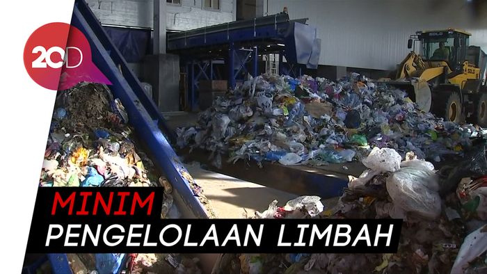 Rusia Berperang Hadapi Masalah Sampah