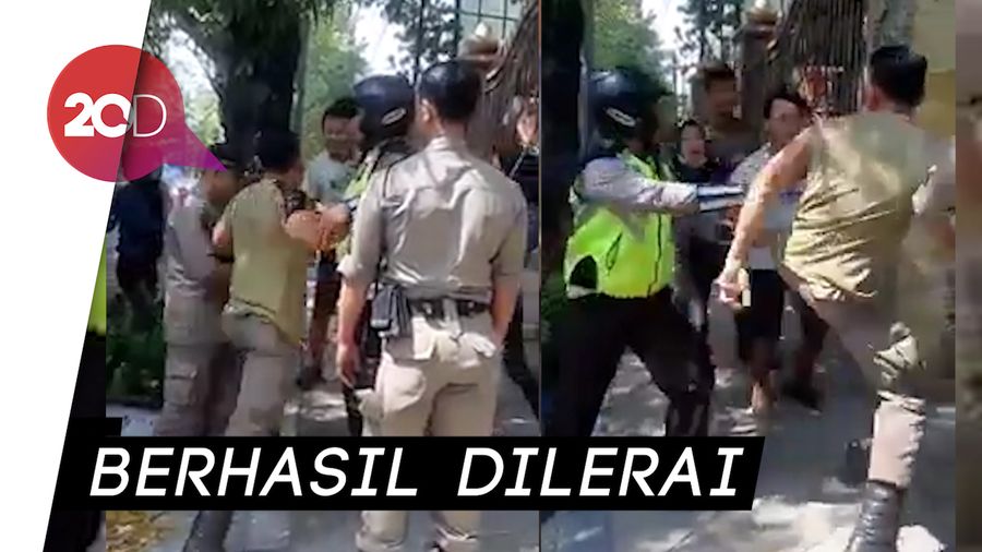 Viral! Satpol PP Berkelahi dengan PKL di Bojonegoro