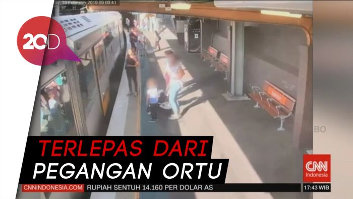 Duh, Bocah di Sydney Jatuh ke Peron Kereta!