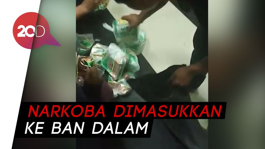 Momen BNN Bekuk Mobil Pembawa Sabu di Tengah Perlintasan Kereta