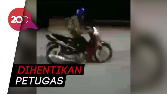 Pemotor Nekat Masuk Tol Pandaan-Malang
