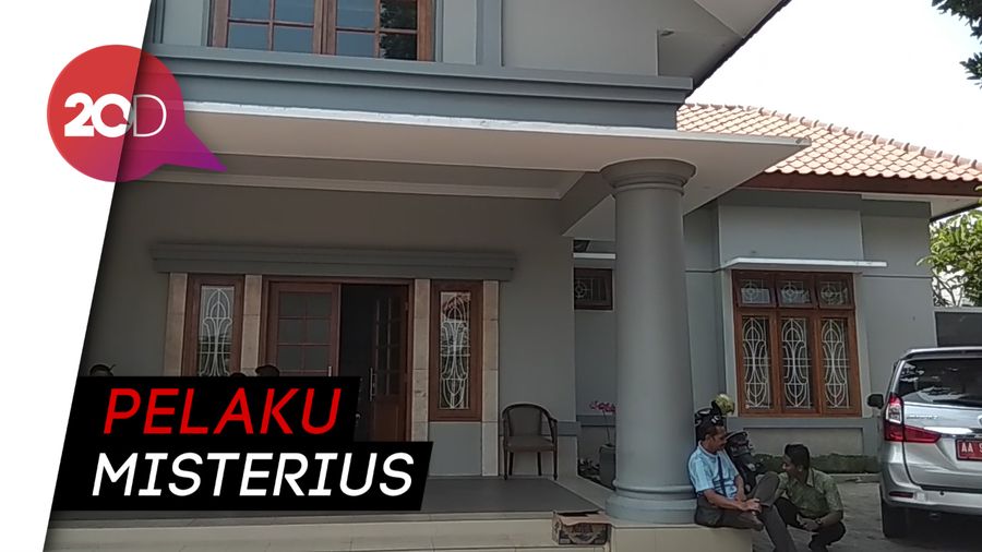 Rumdin Ketua DPRD dan Unit Laka Lantas Polres Magelang Dibom Molotov