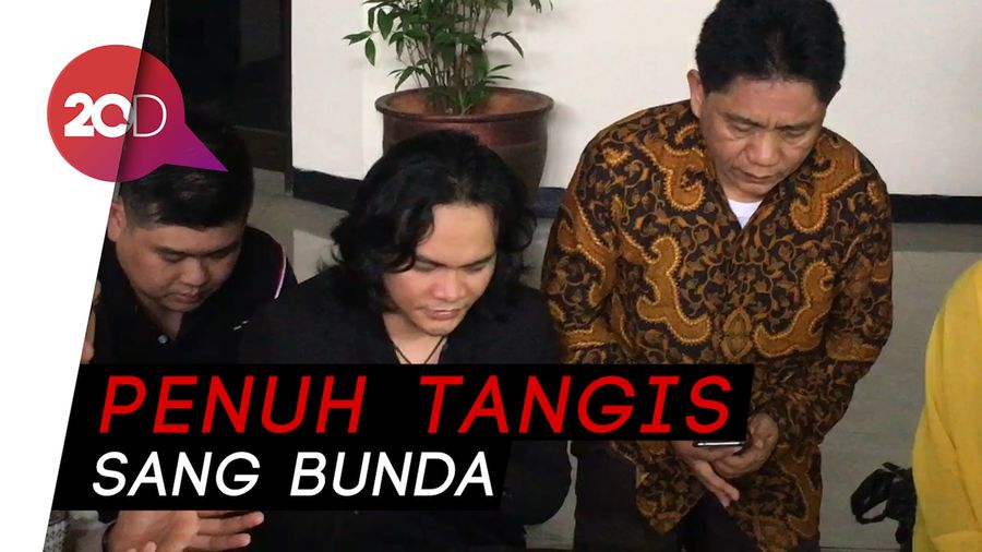 Sebelum Divonis, Keluarga Kriss Hatta Gelar Doa Bersama