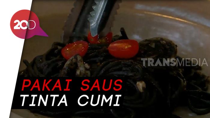 Sentuhan Menggoda Pasta Tinta Cumi Khas Batam