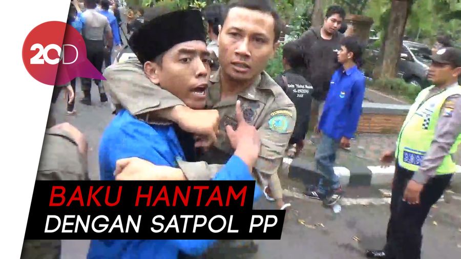 Unjuk Rasa di Sidoarjo Berakhir Ricuh, 6 Mahasiswa Terluka