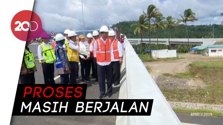 Jokowi Sebut Tol Manado-Bitung Terhambat Pembebasan Lahan 13 Km