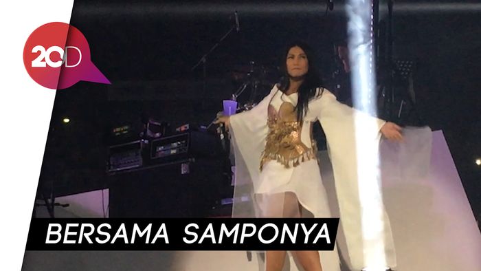 Bertabur Bintang Tamu, Anggun Sukses Gelar Konser Gemilang