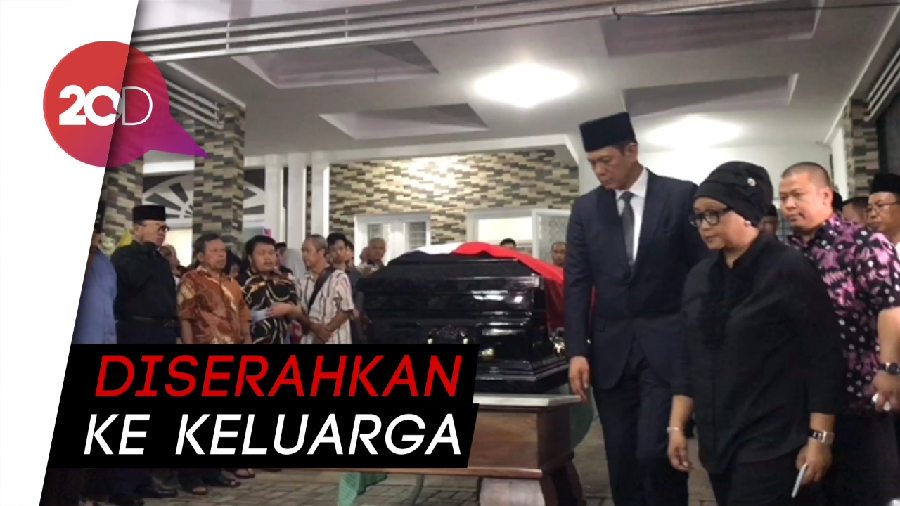 Jenazah Sutopo Tiba di Rumah Duka Disambut Haru