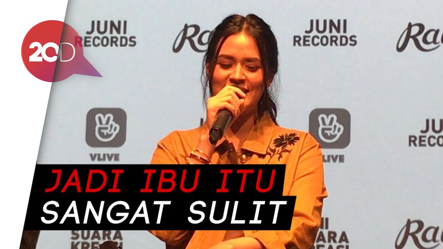 Cerita Raisa Pertama Kali Jadi Seorang Ibu