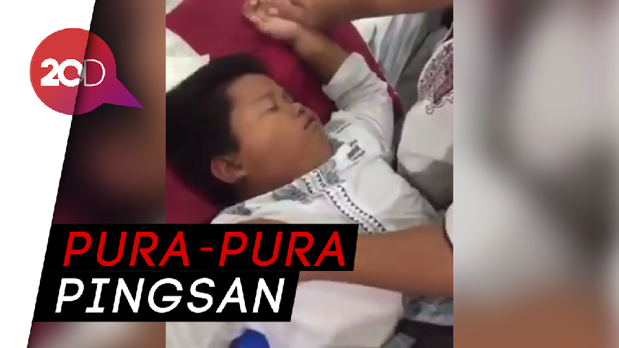 Ngakak! Begini Strategi Bocah yang Takut Sunat