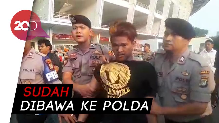 Seorang Copet Dibekuk Polisi Saat Laga Persija VS Persib