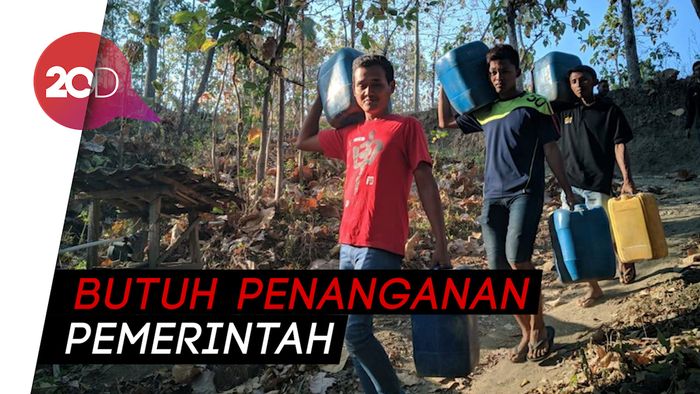 Krisis Air Bersih, Warga Ponorogo Rela Berjalan Kaki 2 Km