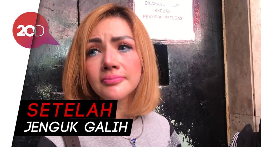 Barbie Kumalasari Menangis Ceritakan Kondisi Galih Ginanjar di Tahanan