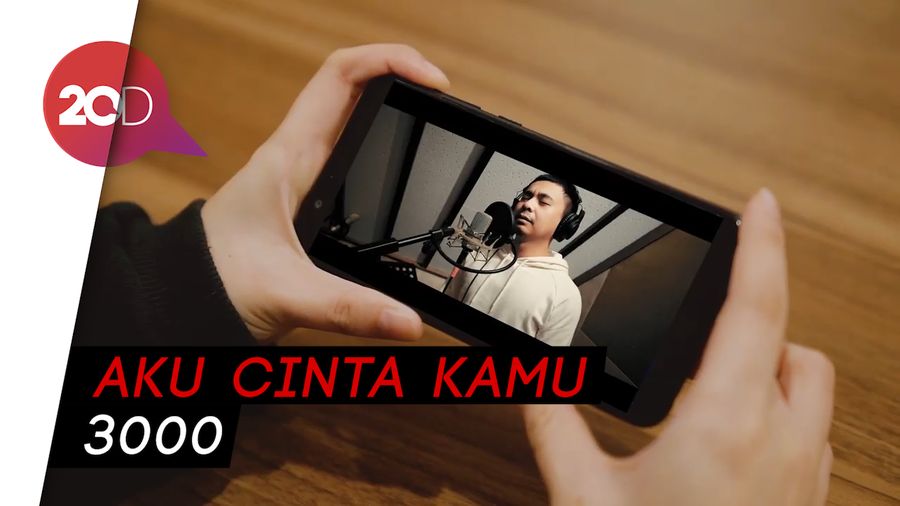 Ngakak! Stephanie Poetri Mules Dengar Raditya Dika Cover Lagunya