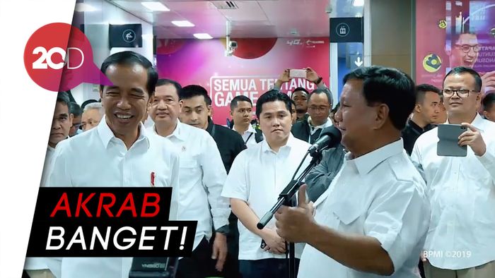 Hormat, Salam dan Pelukan Hangat Jokowi-Prabowo