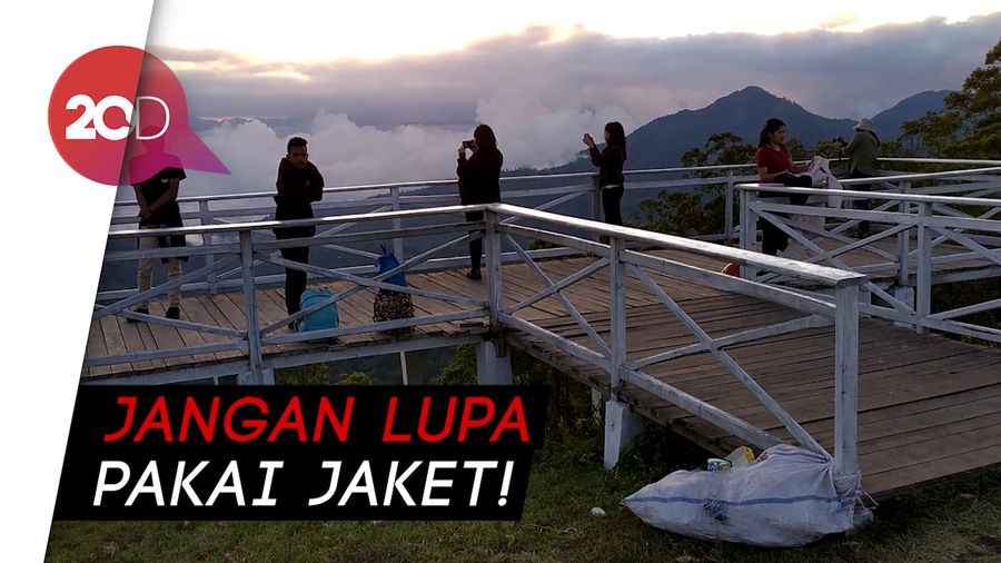Mengejar Sunset di Bukit Wolobobo
