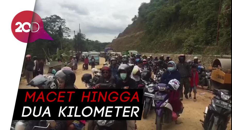 Dua Pekan Jalan Trans Sulawesi Terputus dan Belum Pulih