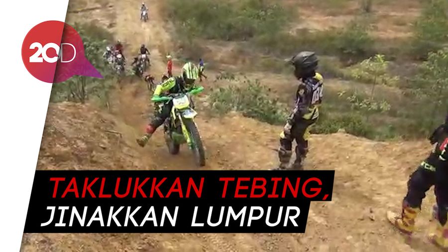 Ratusan Motor Trail Adu Tangguh Taklukkan Medan Ekstrem Sultra