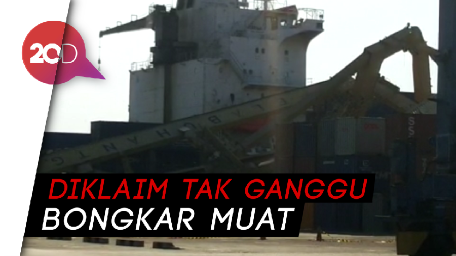 Butuh 5 Hari untuk Evakuasi Bangkai Crane yang Ambruk Tertabrak Kapal