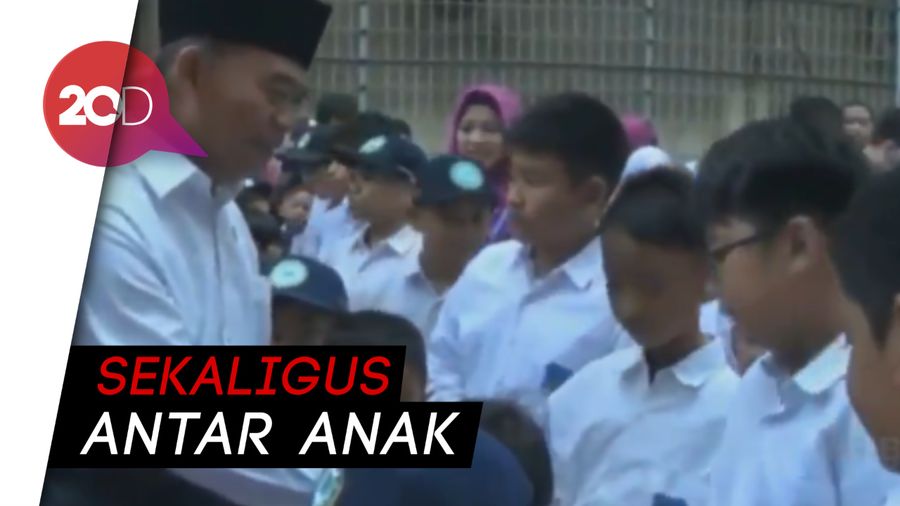 Tinjau Hari Pertama Sekolah, Mendikbud Beri Pesan ke Guru dan Siswa