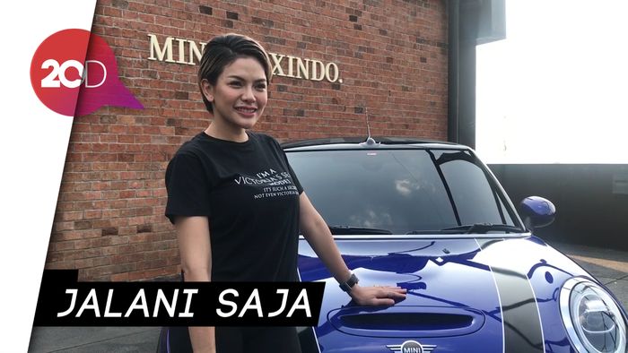 Dikabarkan Pacaran dengan Sutradara, Ini Kata Nikita Mirzani