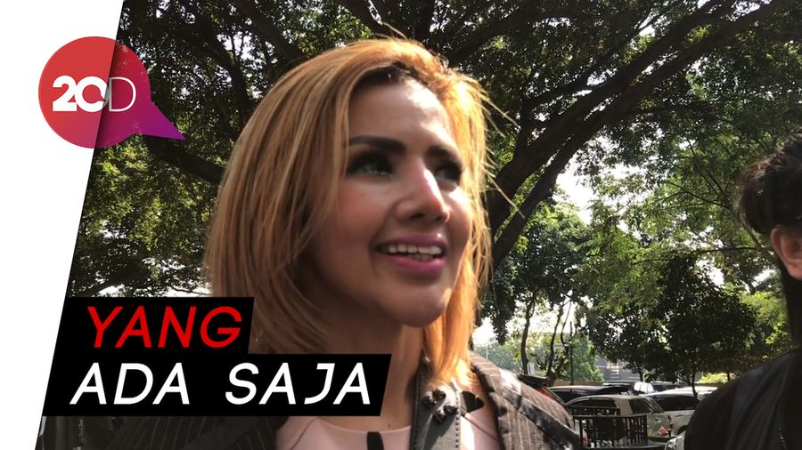 Besuk Galih Ginanjar, Ini yang Dibawa Barbie Kumalasari