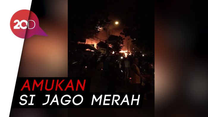 Si Jago Merah Melahap Beberapa Bangunan di Bekasi