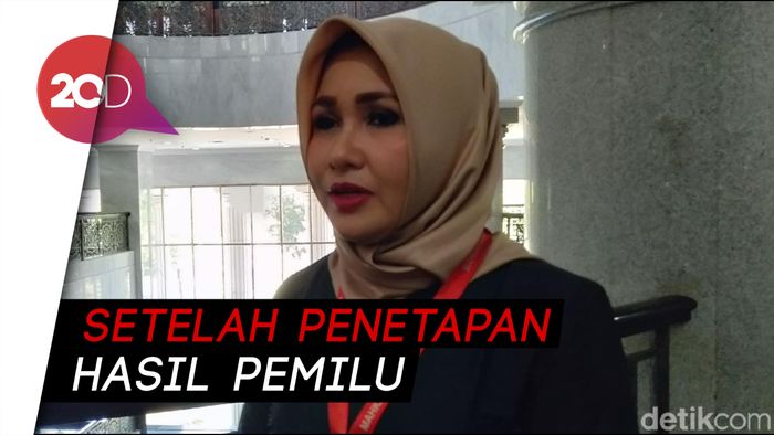 Soal Foto Kelewat Cantik, Evi: Kenapa Digugat Setelah Menang?