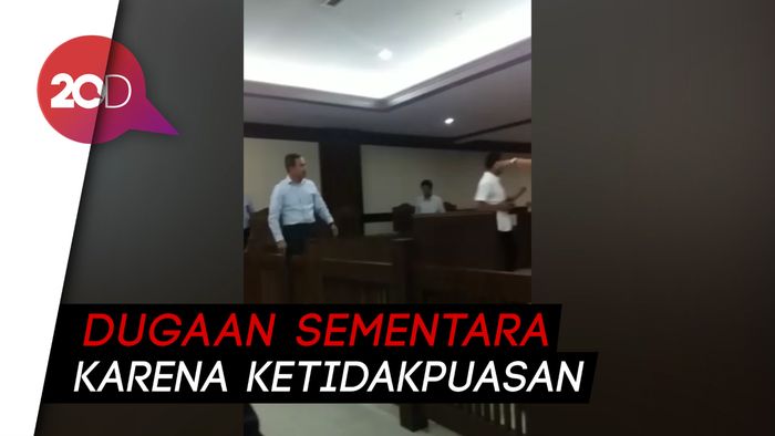 MA Dalami Motif Pengacara Pukul Hakim