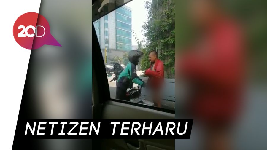 Apresiasi untuk Driver Ojol Pemberi Jaket ke Tunawisma yang Telanjang
