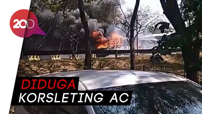 Bus Akas Surabaya-Probolinggo Hangus Terbakar, Sisakan Rangka