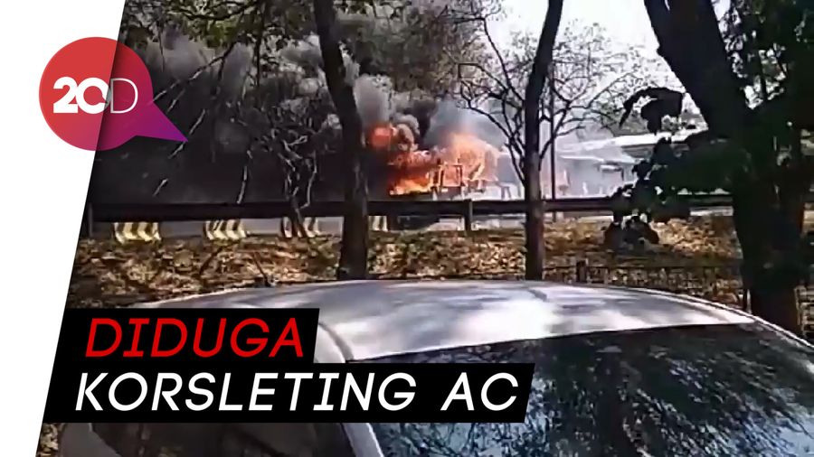 Bus Akas Surabaya-Probolinggo Hangus Terbakar, Sisakan Rangka