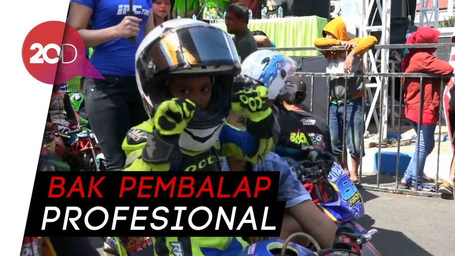  Aksi Pembalap Cilik di Road Race Mini GP Probolinggo
