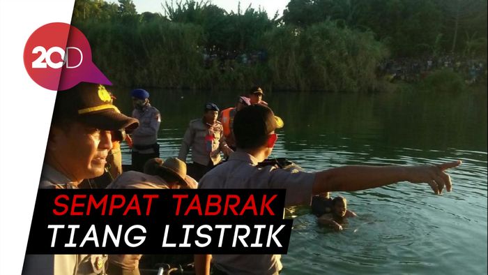 Pesawat Cessna Jatuh ke Sungai di Indramayu