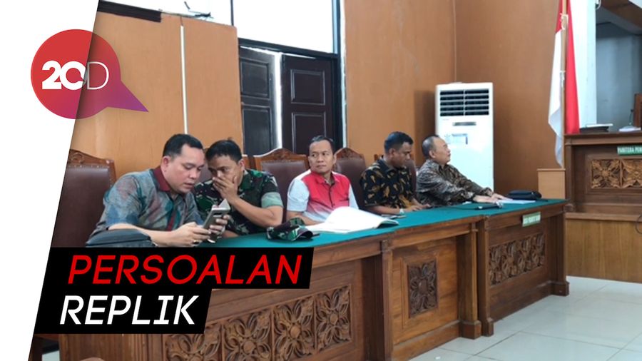 Kurang Koordinasi, Tim Hukum Kivlan Zen Ditegur Hakim