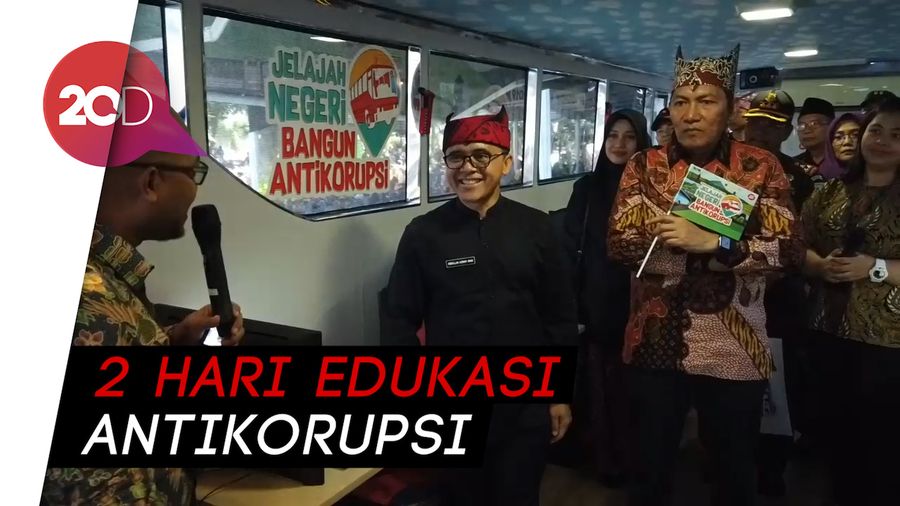 Roadshow Bus KPK Tiba di Banyuwangi